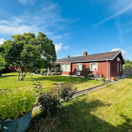 Cozy - Holiday, Sleepover Holiday home Rodbyhavn